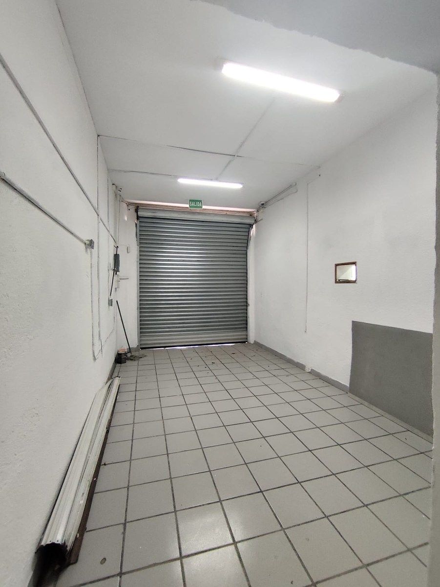 Bodega con oficinas y local comercial- Col. Moderna, foto 1 de 10