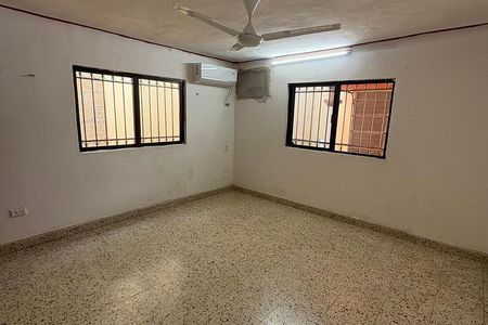 HOUSE FOR RENT ON ONE FLOOR MINUTES FROM THE CENTER