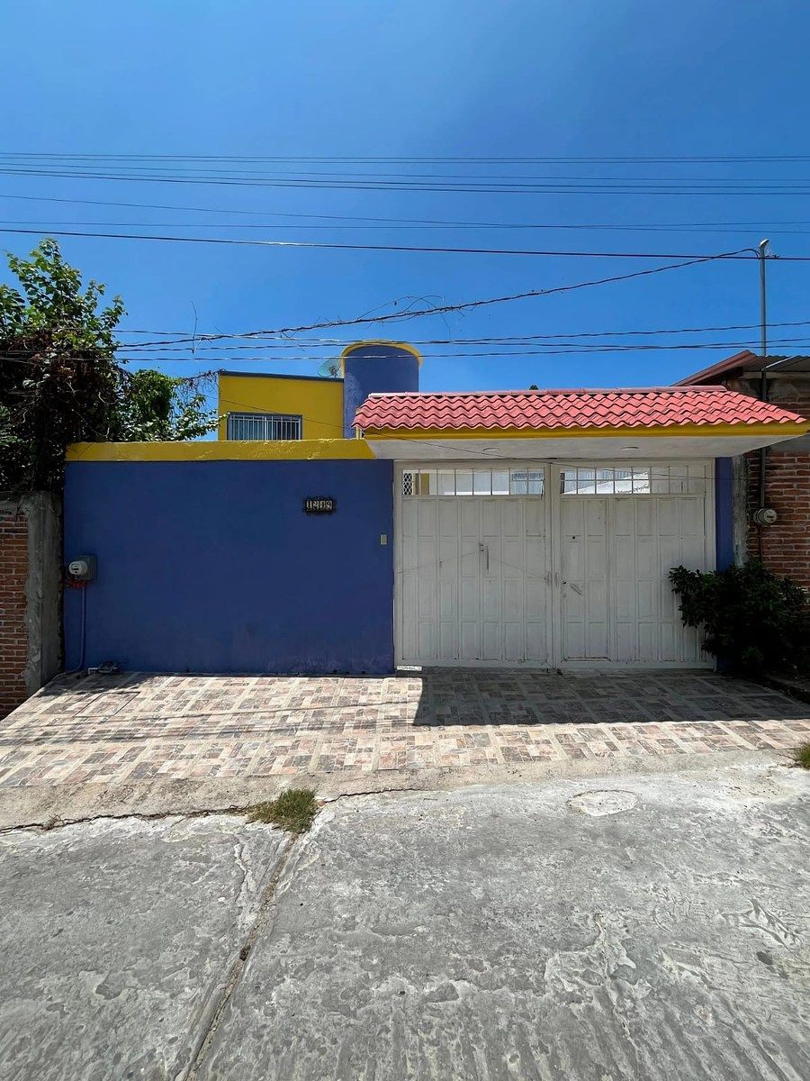 CASA À VENDA NA COLÔNIA EL PEDREGAL (TIZATILLO), foto 1 de 18