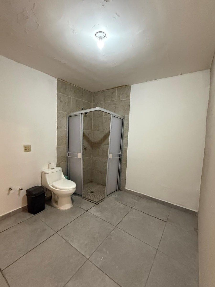 Baño recamara principal, photo 11 of 13