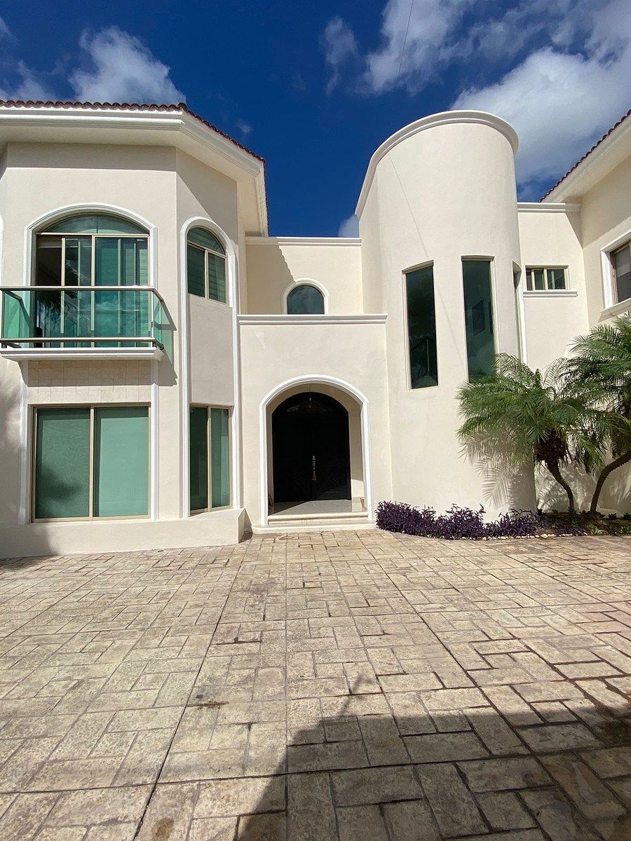 Casa de lujo en venta a precio de oportunidad en Cholul, foto 1 de 41