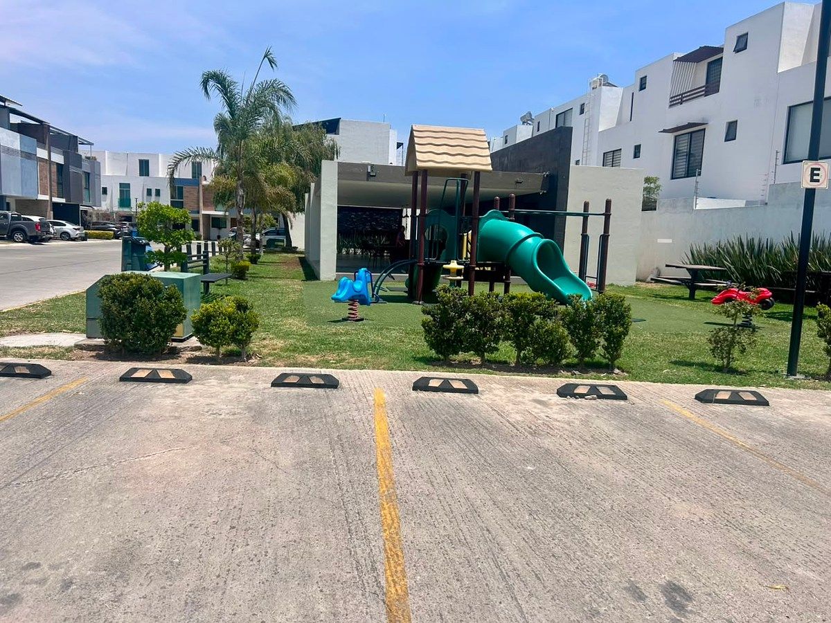 Casa em Jardines Del Valle, Zapopan, foto 24 de 24