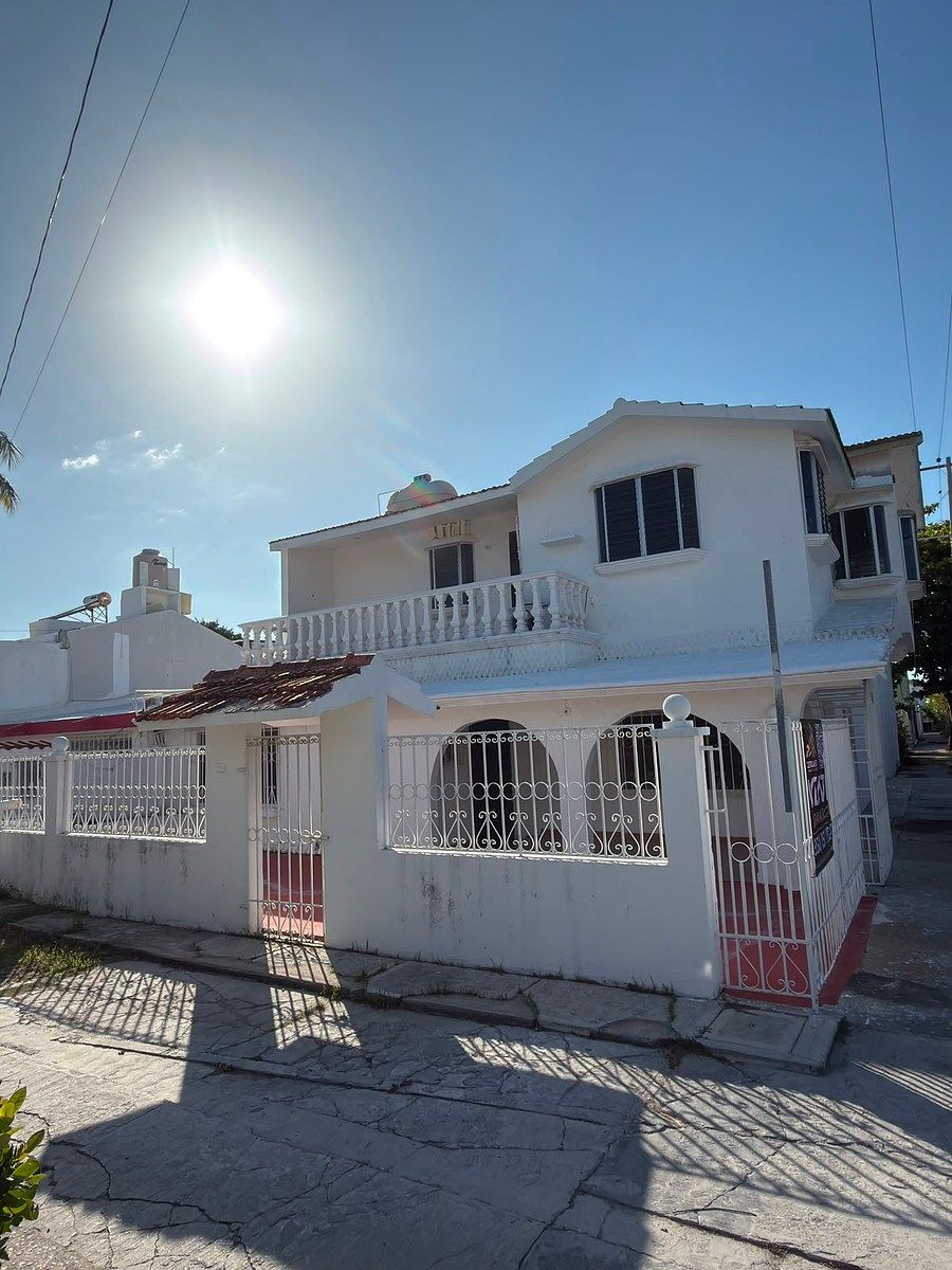 HOUSE FOR SALE SAN MANUEL FRACC., photo 1 of 18