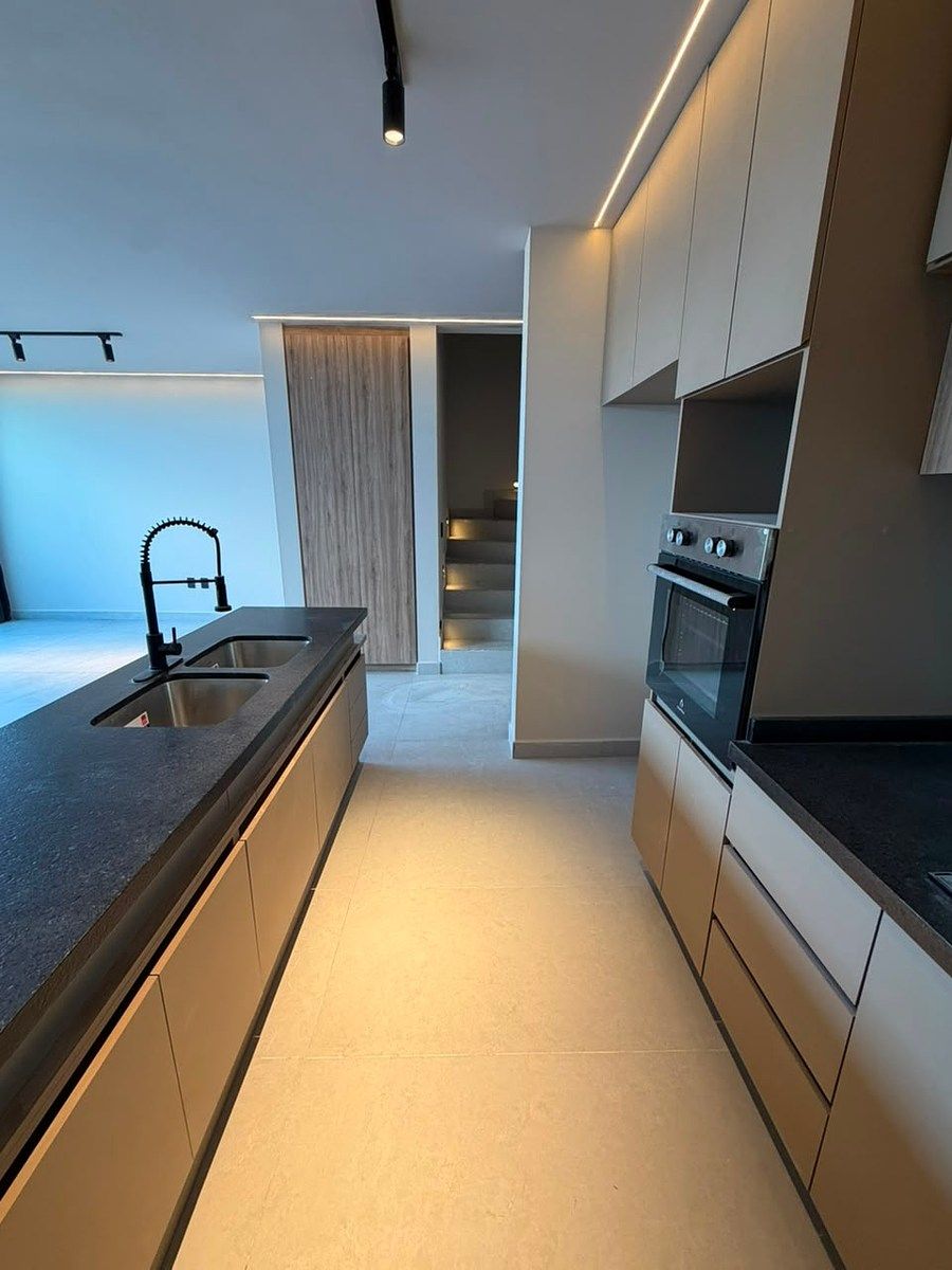 CASA À VENDA CAPITAL SUL, foto 1 de 38