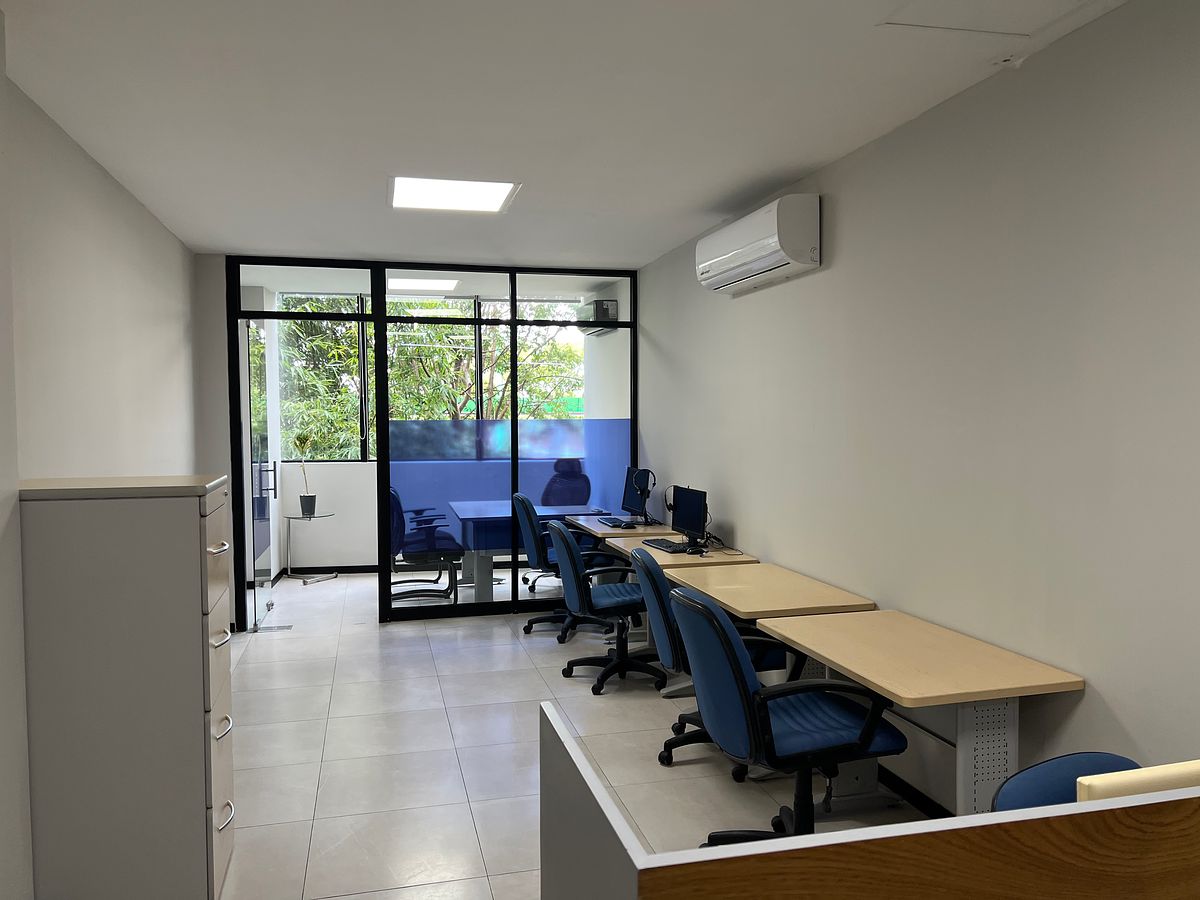 Para Alugar: Escritório de 31 m2 totalmente equipado no Armoran One, foto 1 de 20