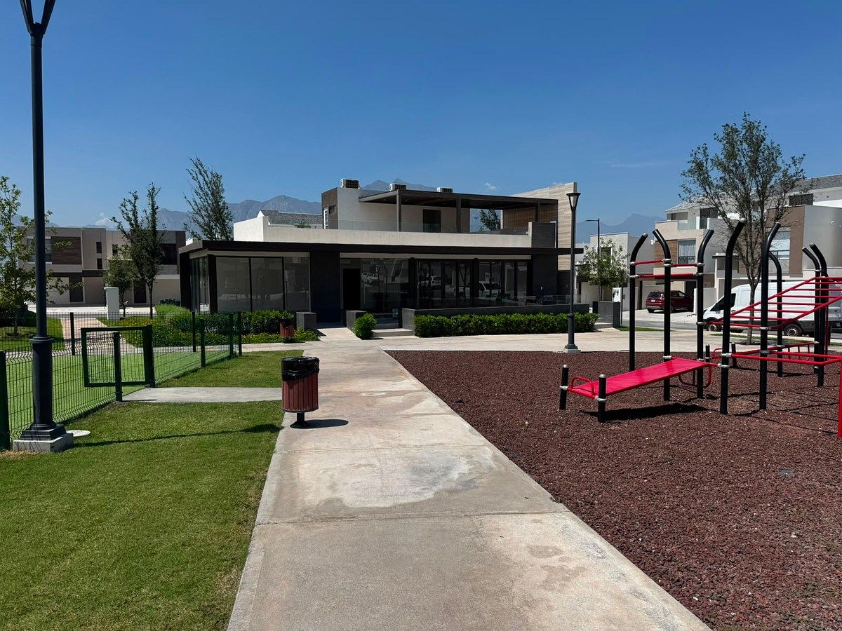 CASA NUEVA EN RENTA EN DOMINIO CUMBRES, foto 1 de 22