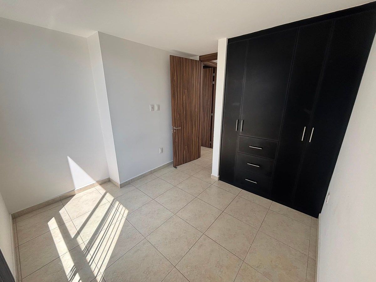 Casa em condomínio fechado em Zákia, El Marqués, foto 9 de 10