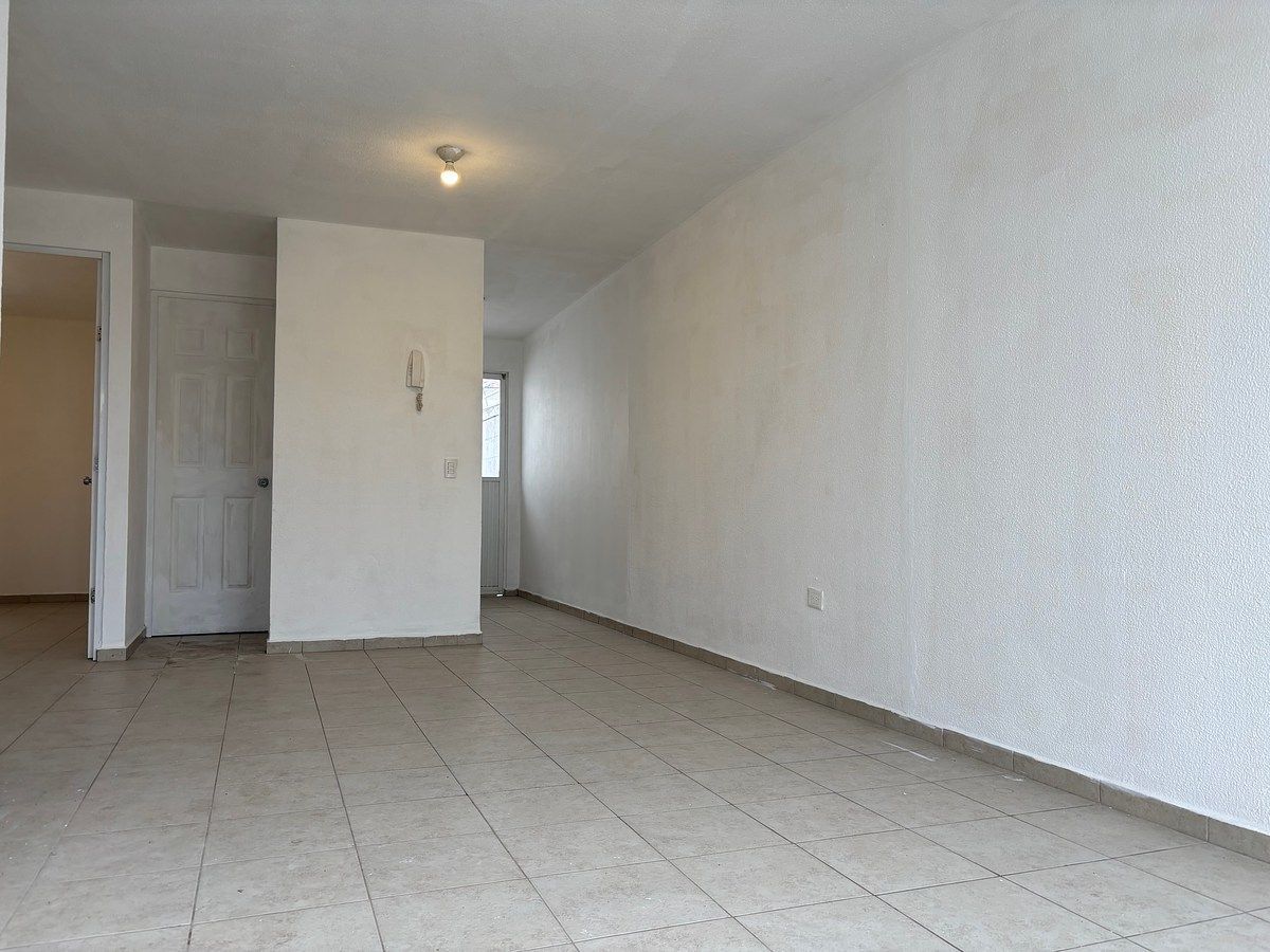 House in Gated Community in Paseos del Bosque, Corregidora, photo 3 of 15