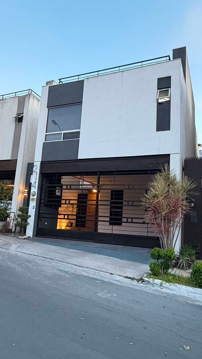 Casa en Venta/Cerradas de Cumbres, foto 1 de 27
