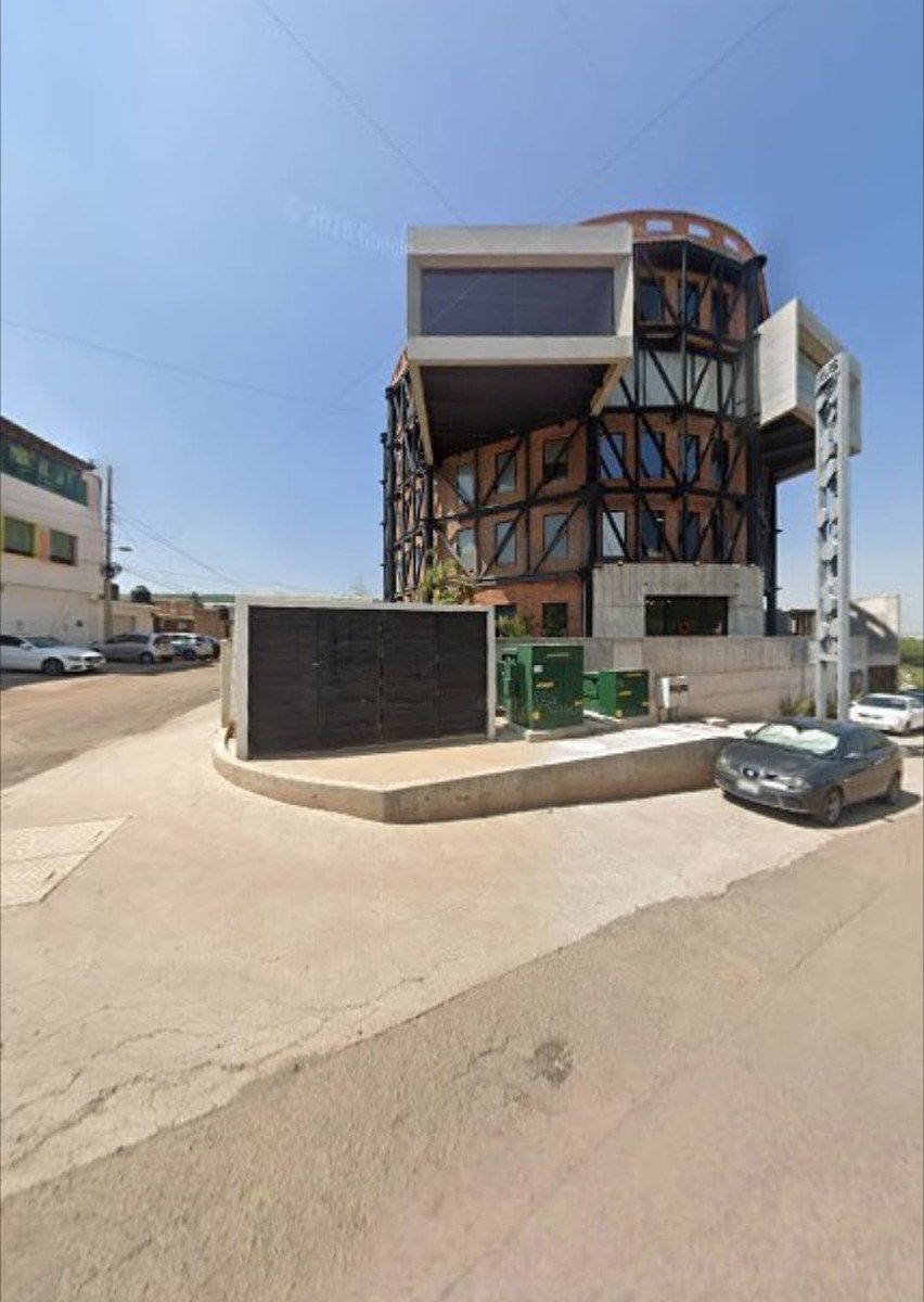 OFFICE RENTAL IN TORUS ON FRAY JUNIPERO SERRA, photo 1 of 13