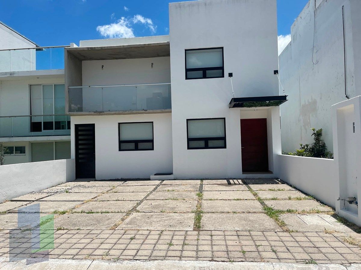 Espaciosa casa en venta o renta de 3 recámaras Preserve Bio., foto 1 de 38