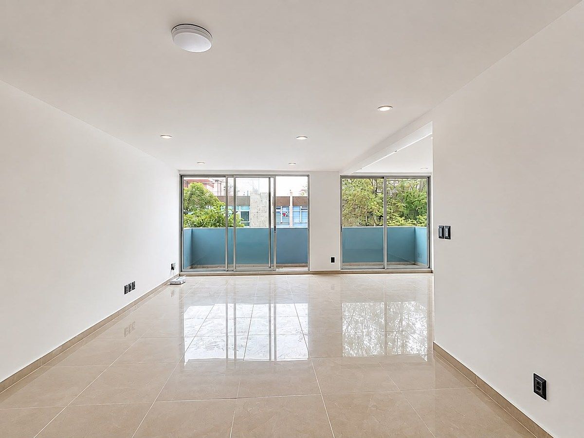 Department with private roof garden independent access, photo 1 of 10