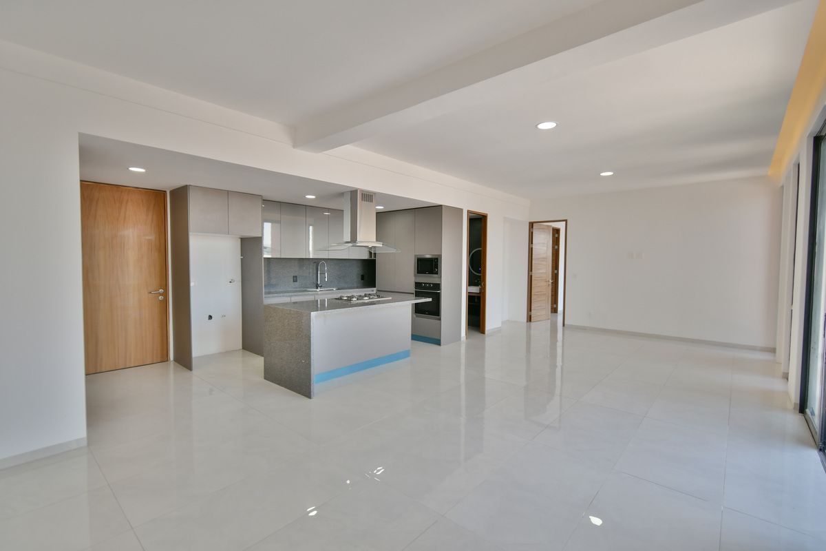 Baja de precio. Departamento en Colomos Providencia - foto 4
