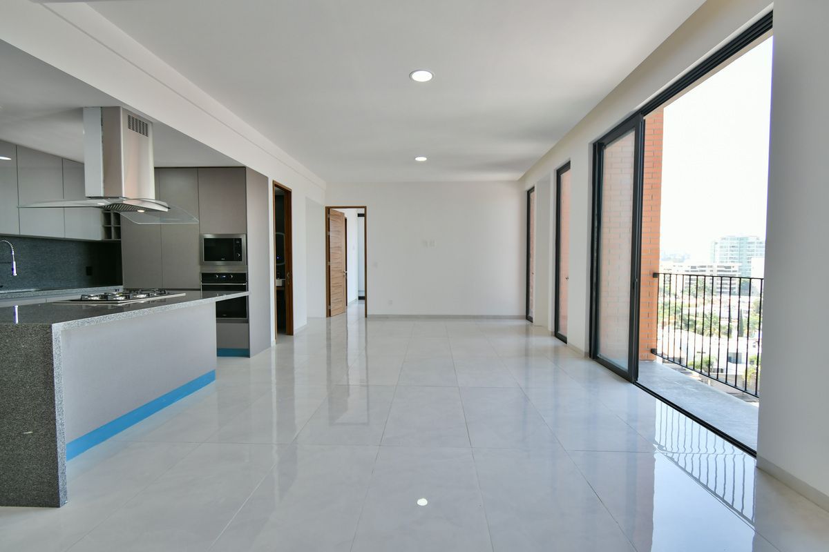Baja de precio. Departamento en Colomos Providencia - foto 5