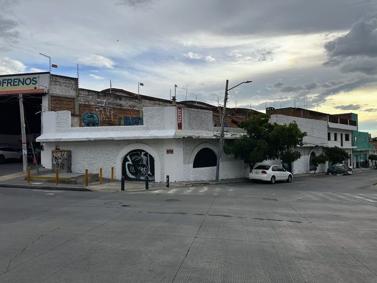 Fincas para inversión en venta sobre Av. Revolución, foto 1 de 18