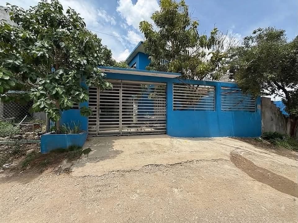À VENDA Casa de dois andares em Plan de Ayala Norte, foto 1 de 23