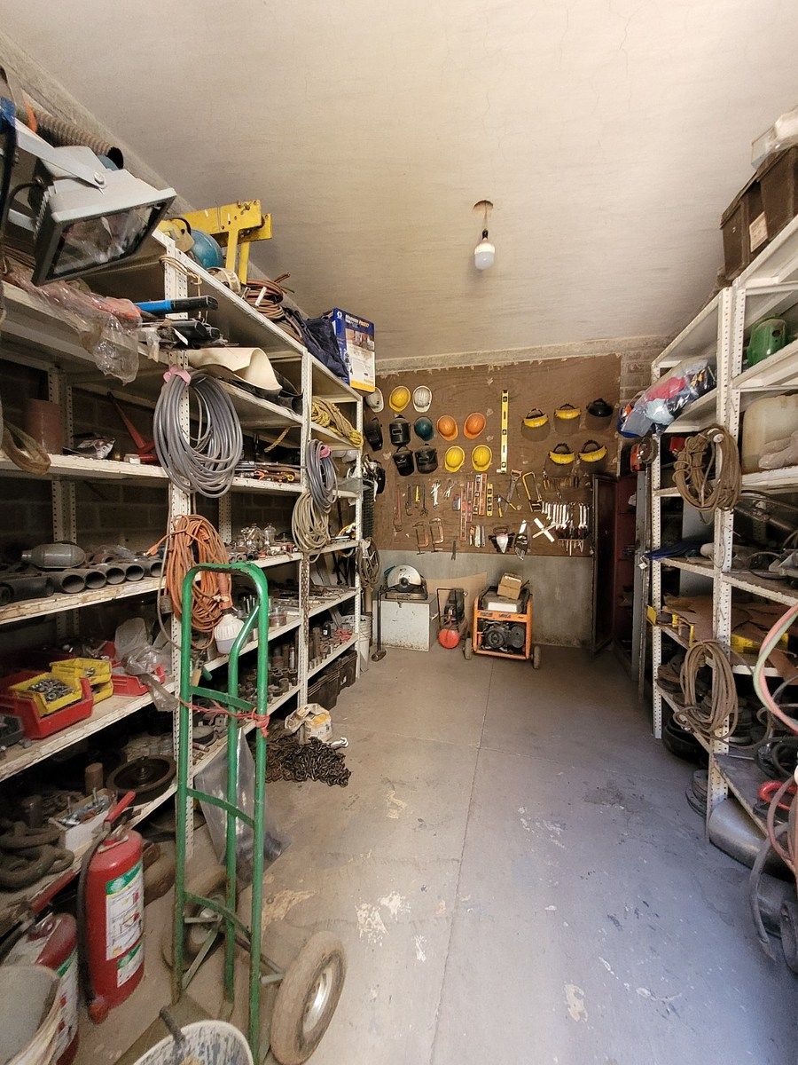 cuarto de herramientas o almacen, photo 8 of 8