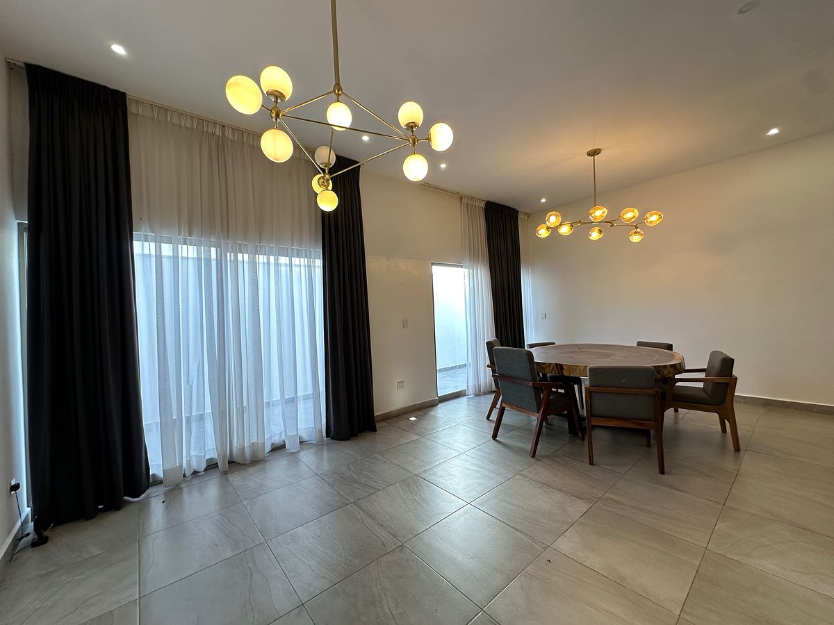 Casa em Cumbres Elite Premier, García, foto 3 de 23