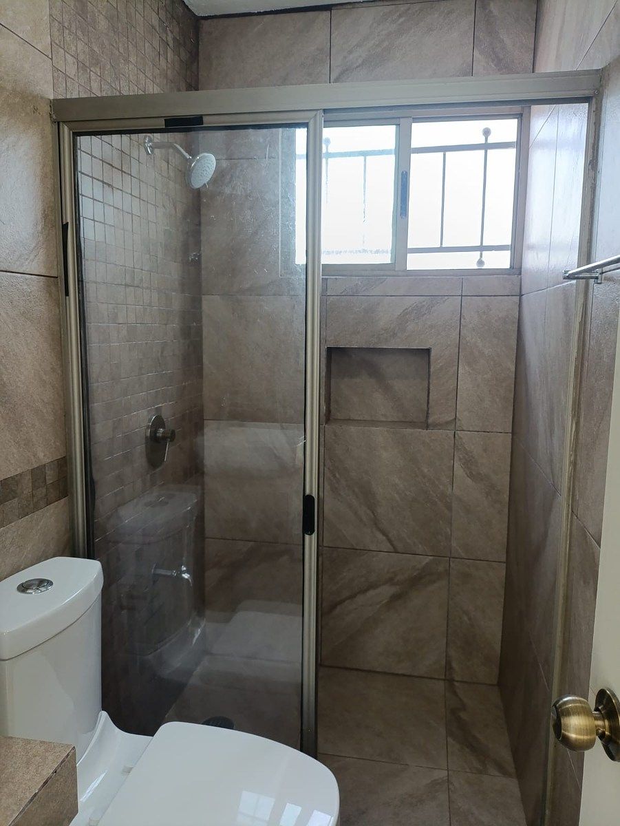 Baño completo (Planta alta), photo 30 of 38