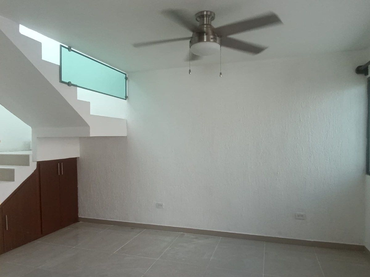 Sala, photo 9 of 38