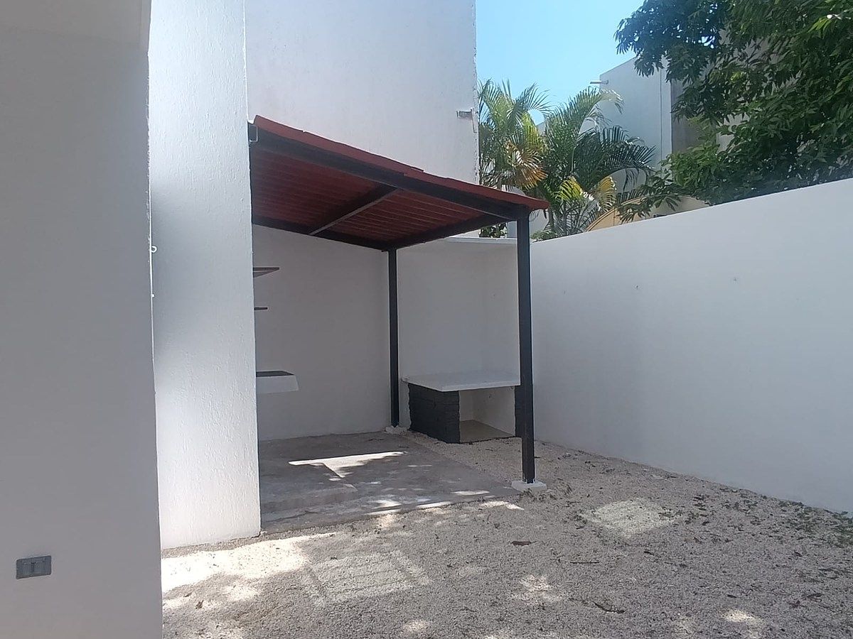 Patio, photo 36 of 38