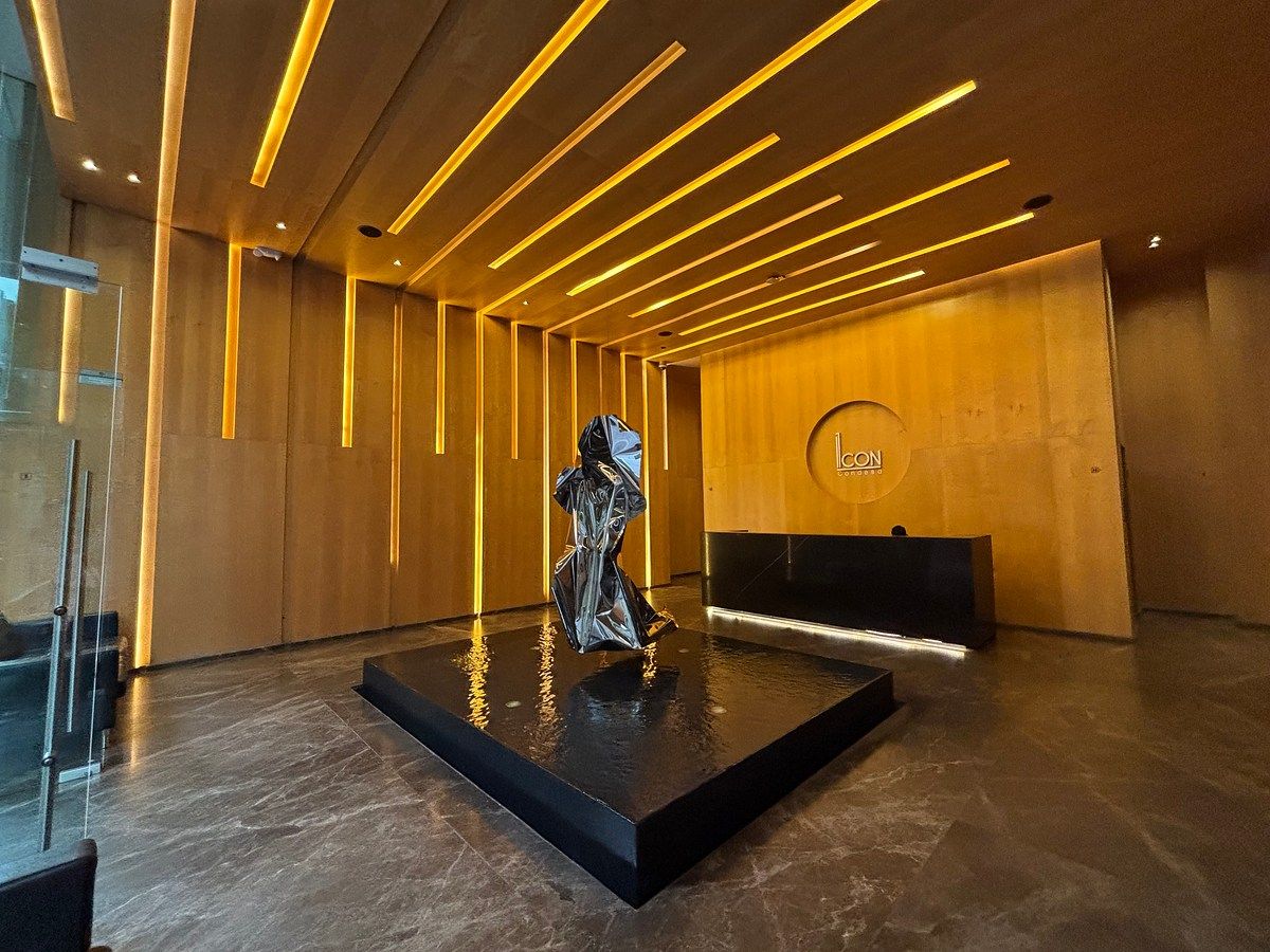 Lobby con Concierge, foto 2 de 27