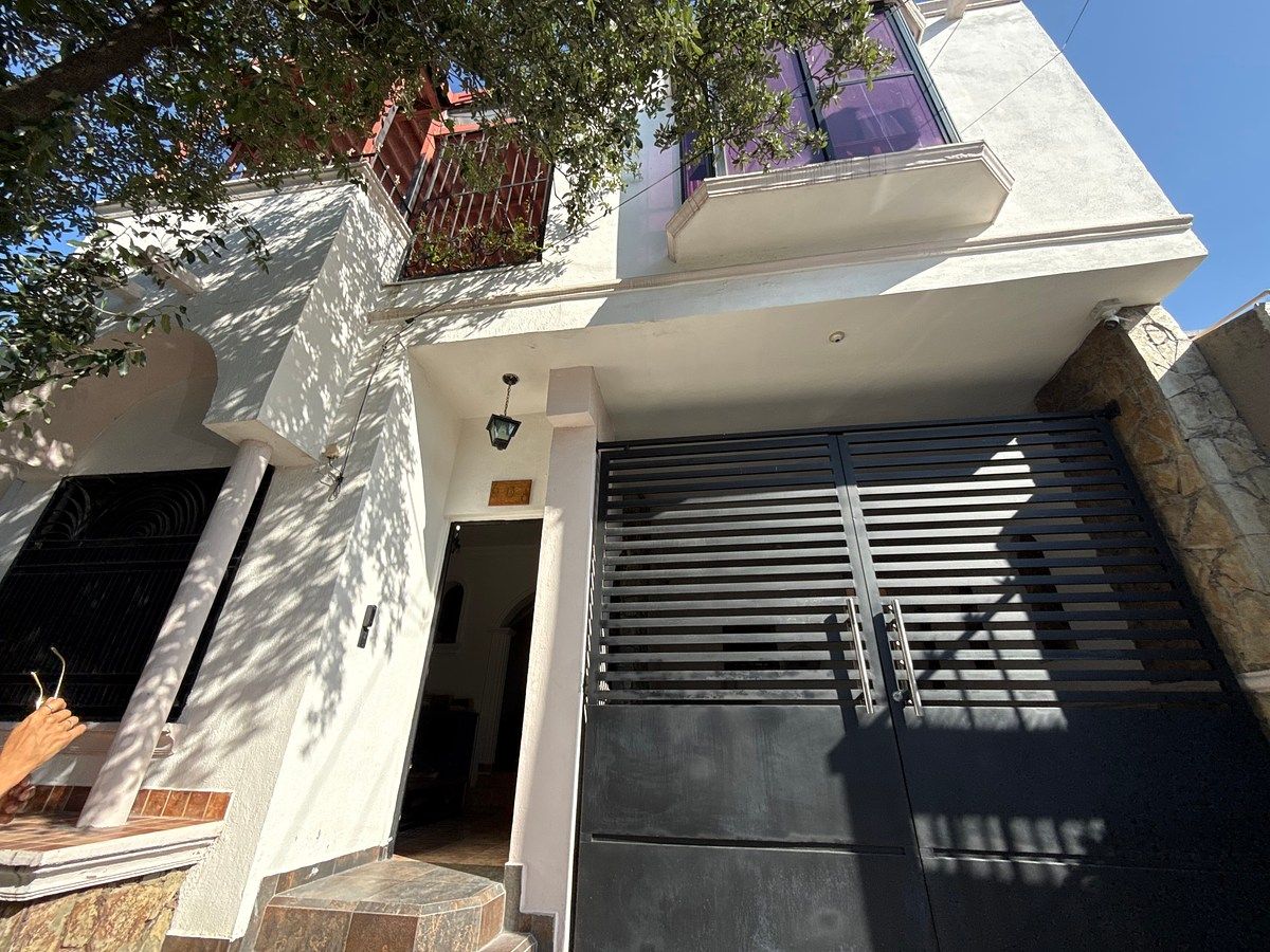 CASA EN VENTA EN JARDINES DE ANÁHUAC, SAN NICOLÁS DE LOS GARZA, N.L., foto 1 de 20
