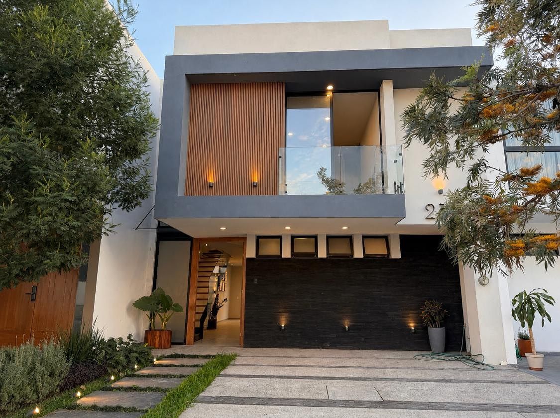 House for Sale in Punto Sur Este, photo 1 of 22