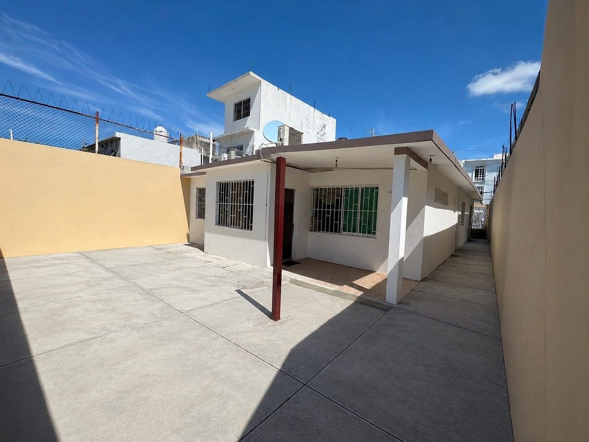 Casa en Héctor Pérez Martínez, Carmen, foto 6 de 14