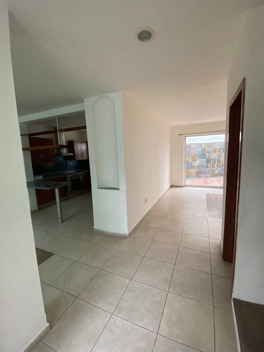 Entrada, un poco vista cocina, foto 5 de 45