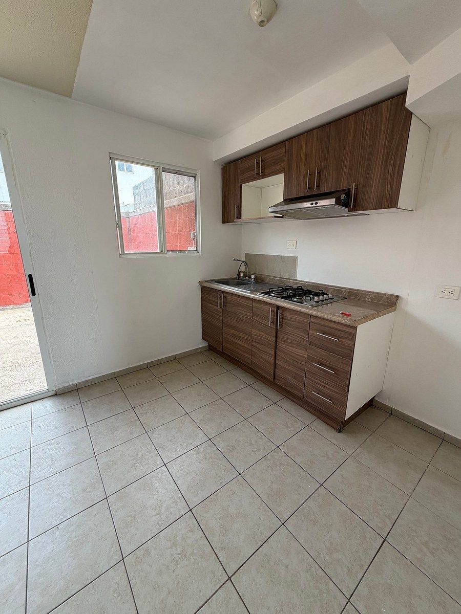 CASA EN RENTA VIÑEDOS, foto 1 de 9