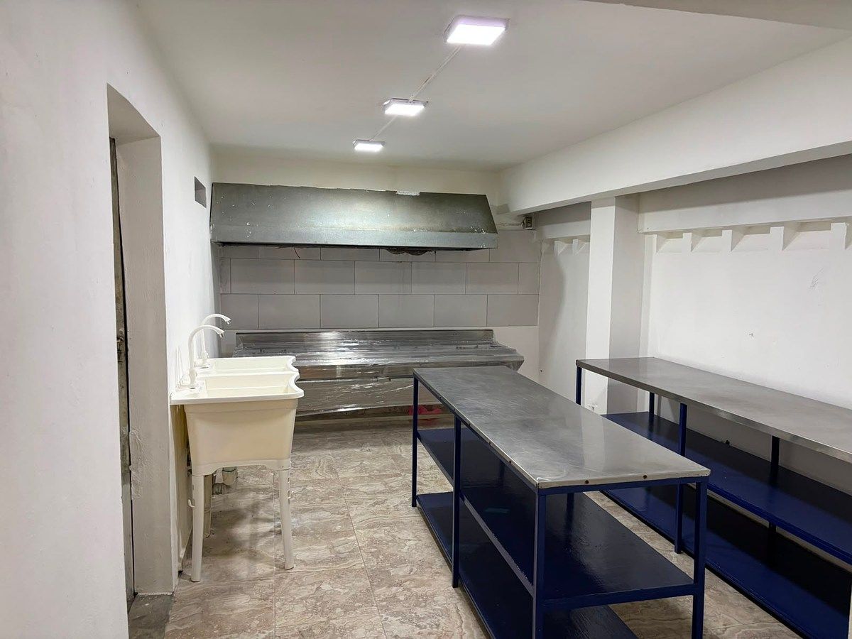 COCINA INDUSTRIAL EQUIPADA – LOS RESTAURADORES, foto 1 de 5