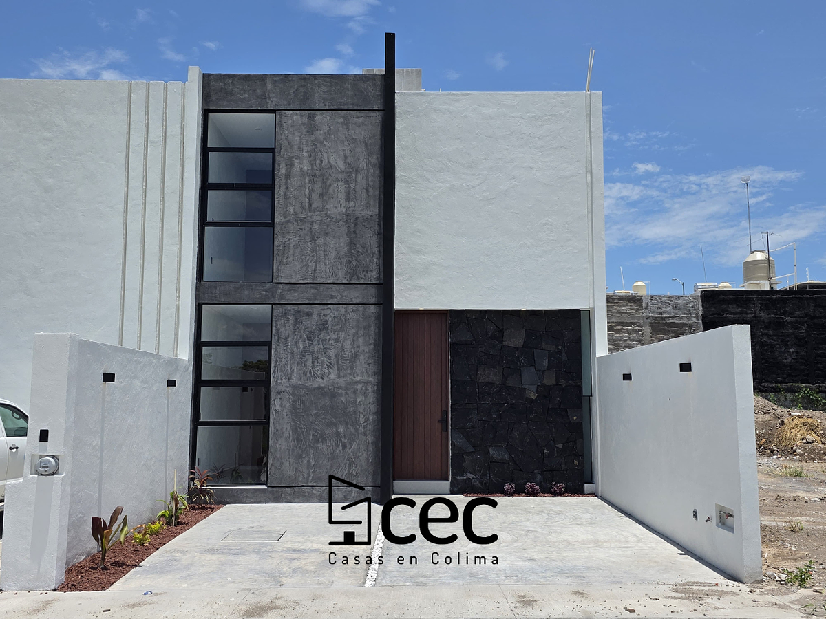 Casa en Venta 2 Plantas, 3 Recámaras, 3 Baños, Cochera para 2 Autos