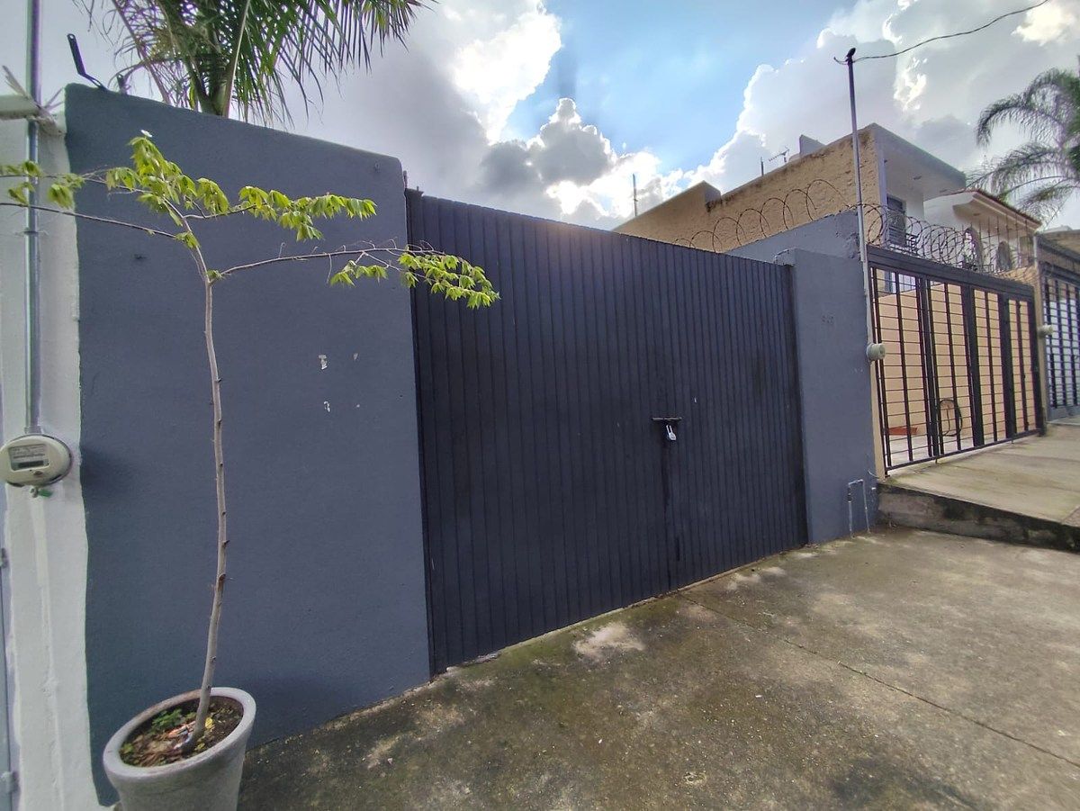 Selling land on Av. San Isidro. 108 meters., photo 1 of 19