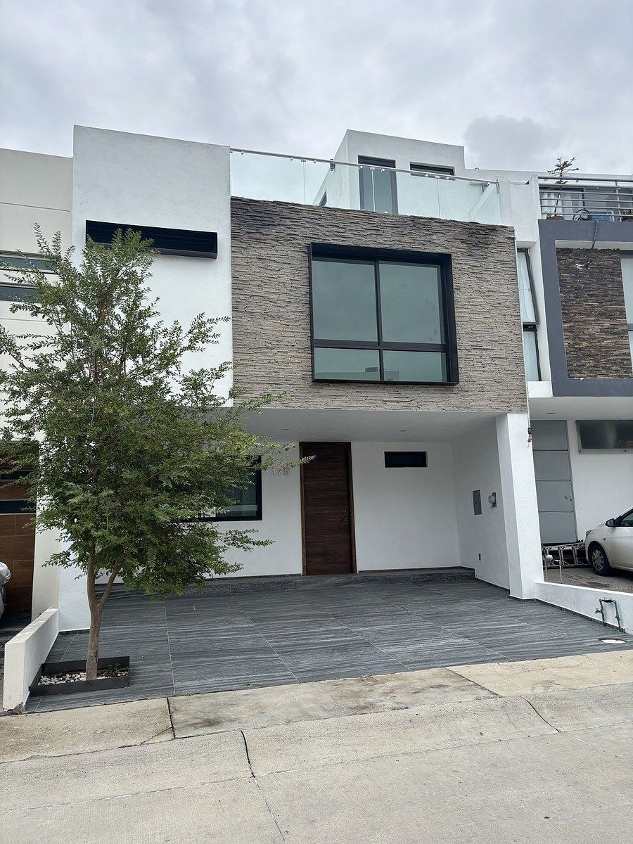 House for SALE in Valle Imperial, photo 1 of 30