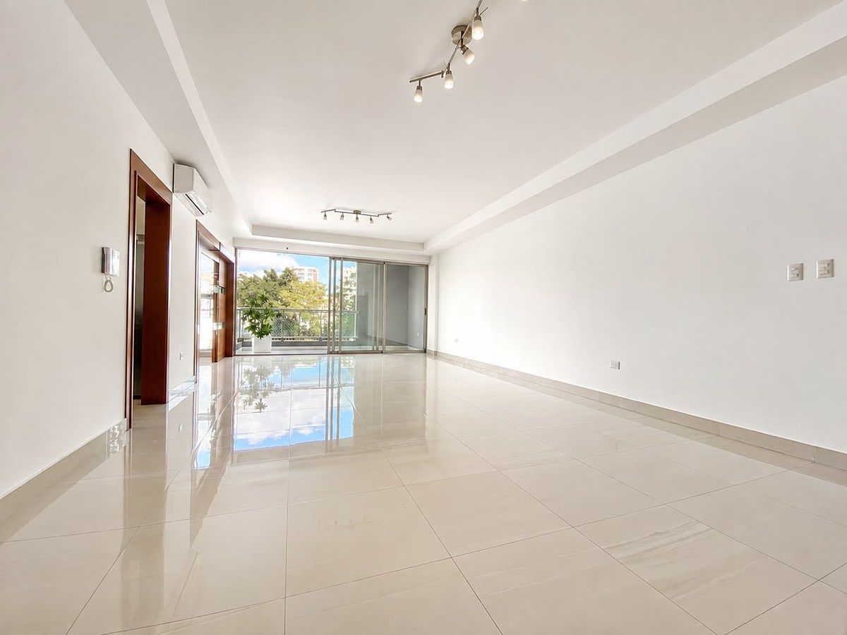 MODERNO APARTAMENTO EN VENTA DE 3 HABITACIONES + ESTUDIO, EN SECTOR PARAÍSO, foto 1 de 12