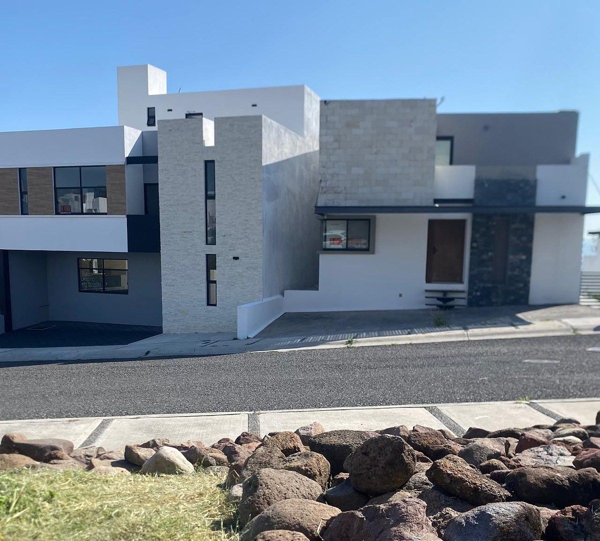 Casa em condomínio fechado em Zibatá, El Marqués, foto 2 de 9