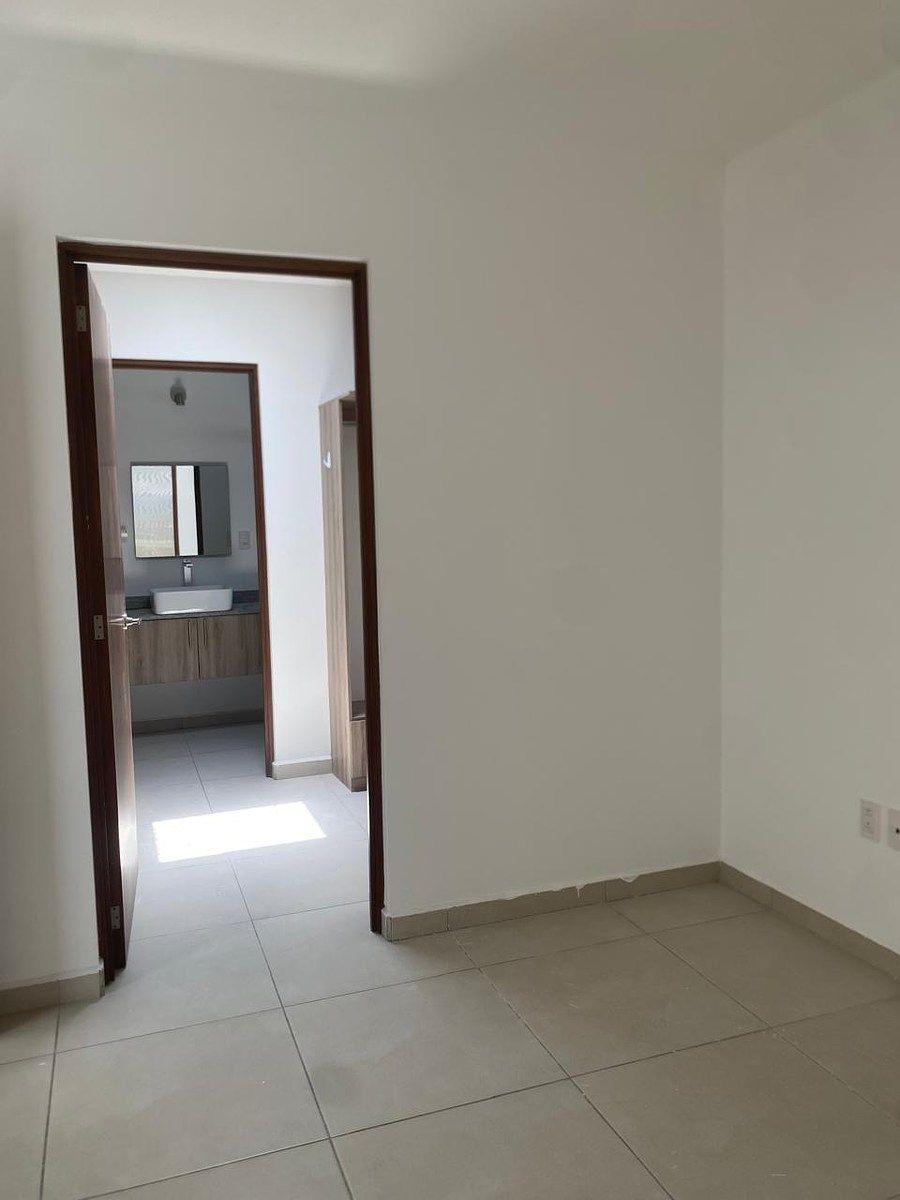 Casa em condomínio fechado em Zibatá, El Marqués, foto 4 de 9
