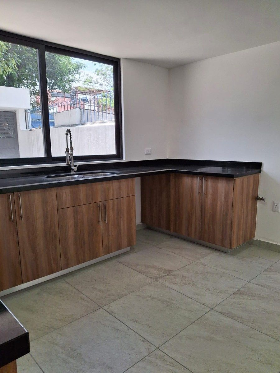 House in Ciudad Satélite, Naucalpan de Juárez, photo 3 of 18