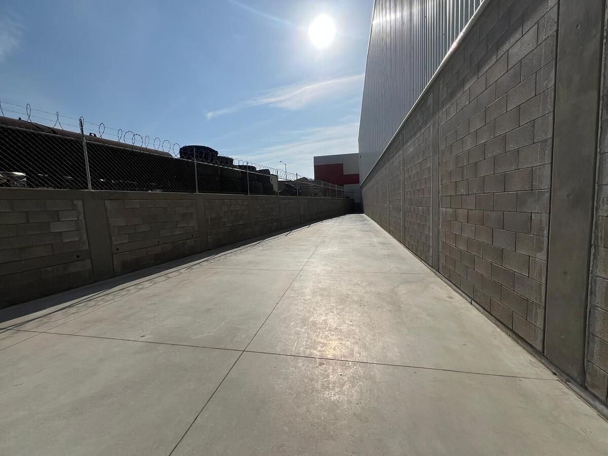 Commercial Storage Unit in El Florido 1ra. Sección, Tijuana, photo 13 of 26