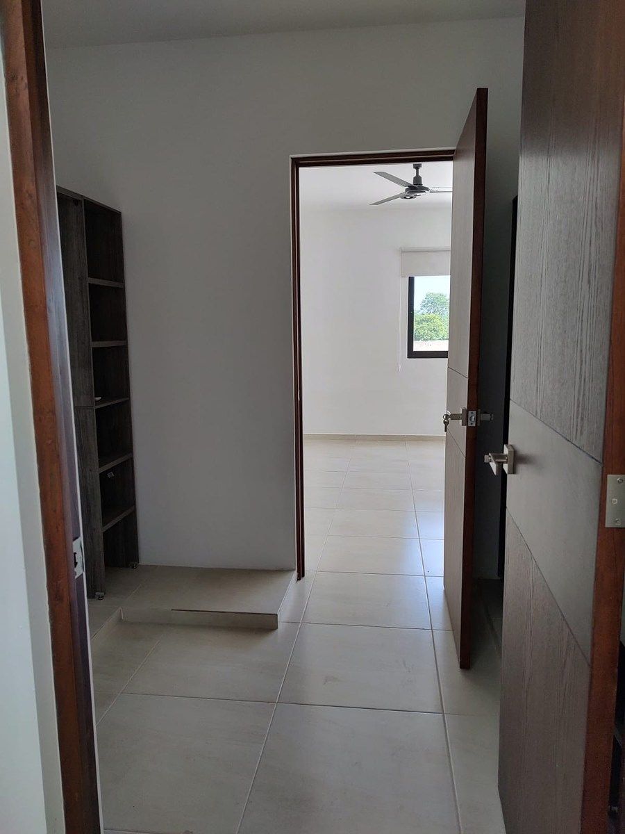 Habitación principal con closet vestidor y baño, photo 26 of 40
