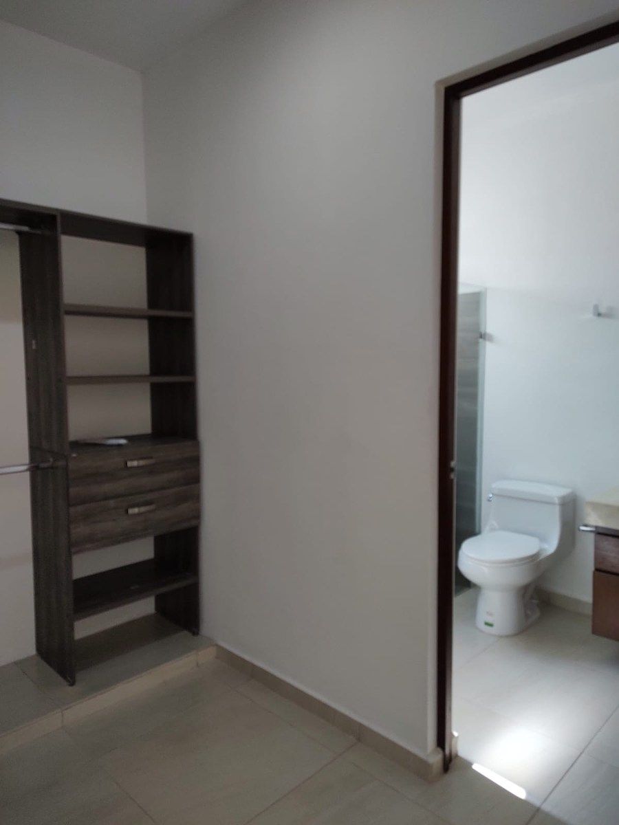 Closet vestidor y baño habitación principal, photo 27 of 40