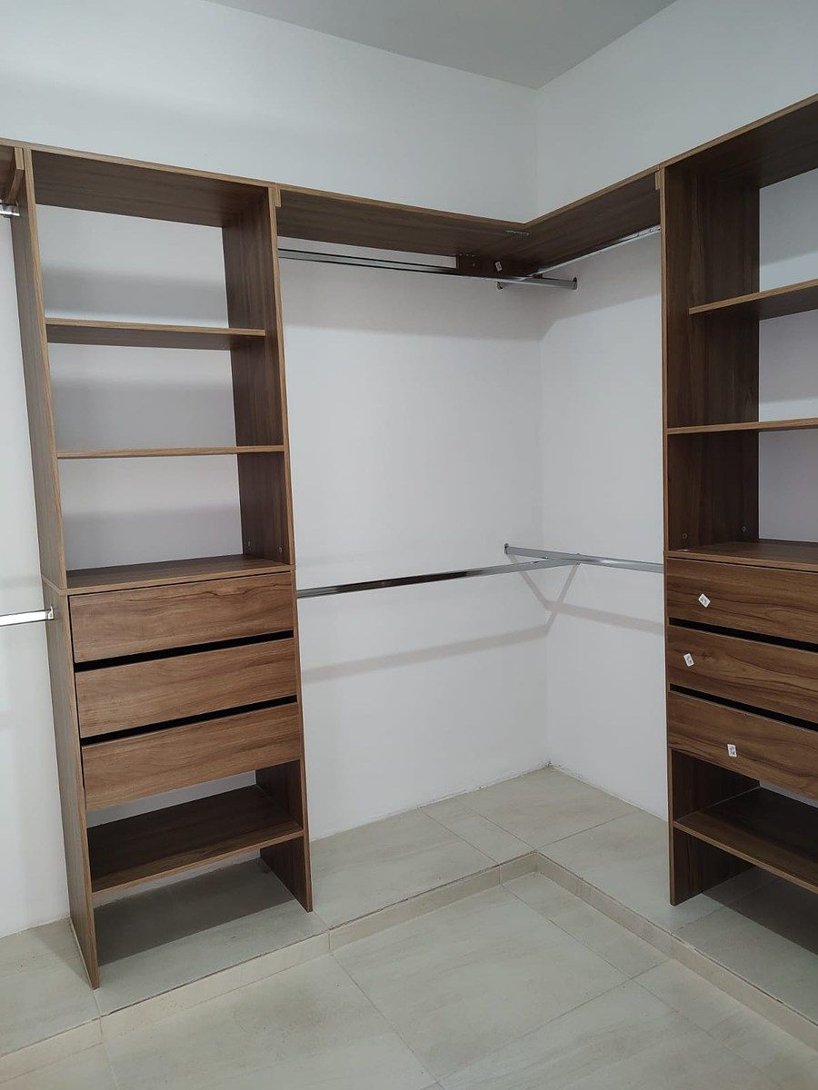 Closet vestidor habitación 2, photo 32 of 40