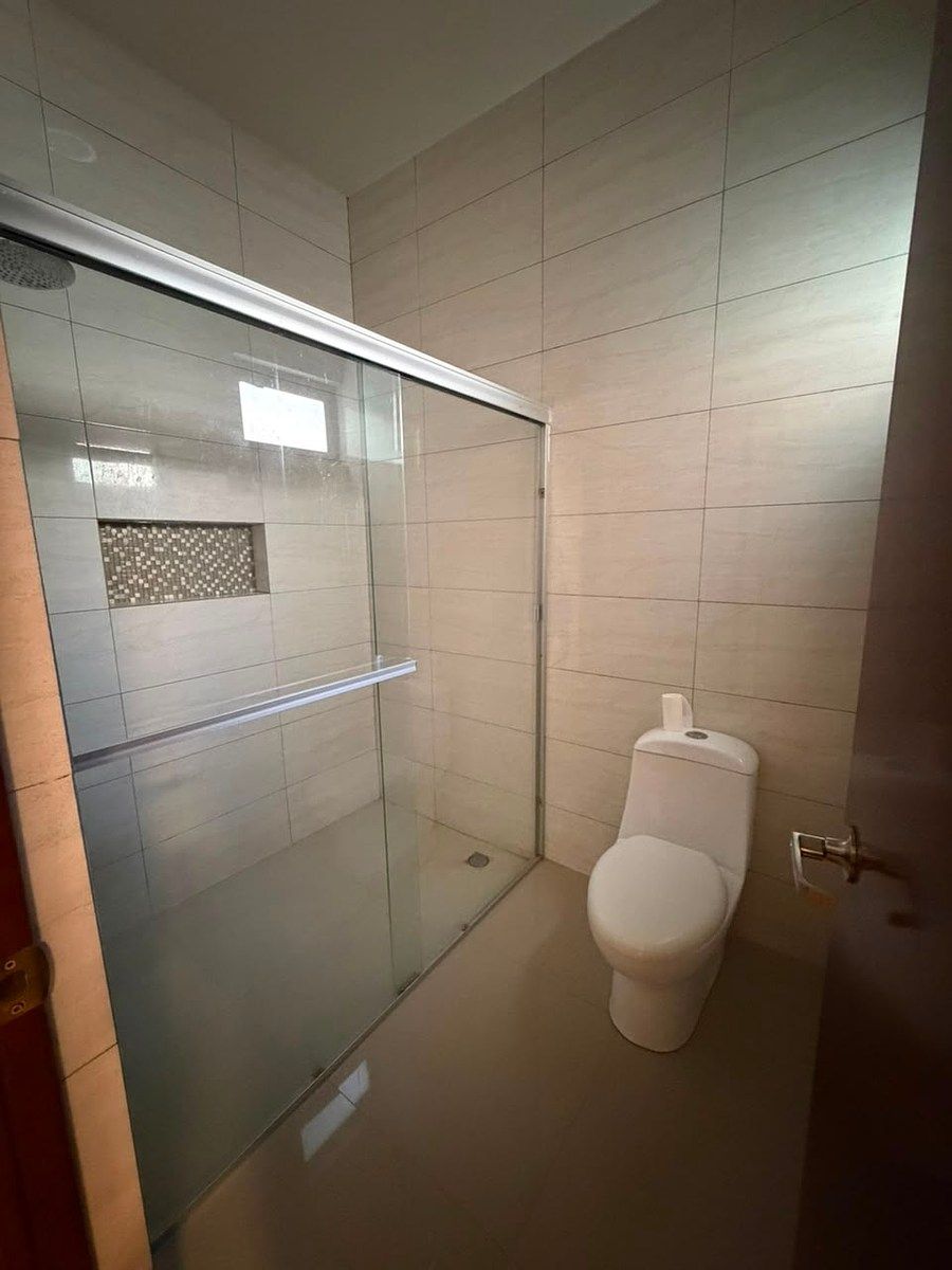 Baño recamara secundaria, foto 24 de 26
