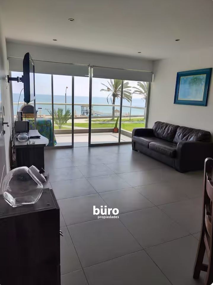 Sala  con amplia mampara y linda vista, foto 3 de 15