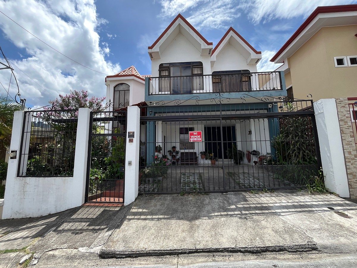 Fachada, foto 1 de 25
