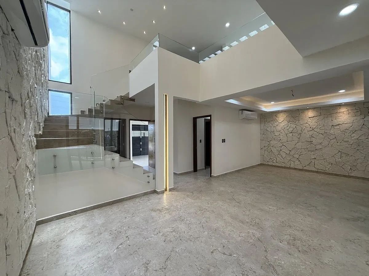 Casa em Las Palmas, Medellín, foto 4 de 36