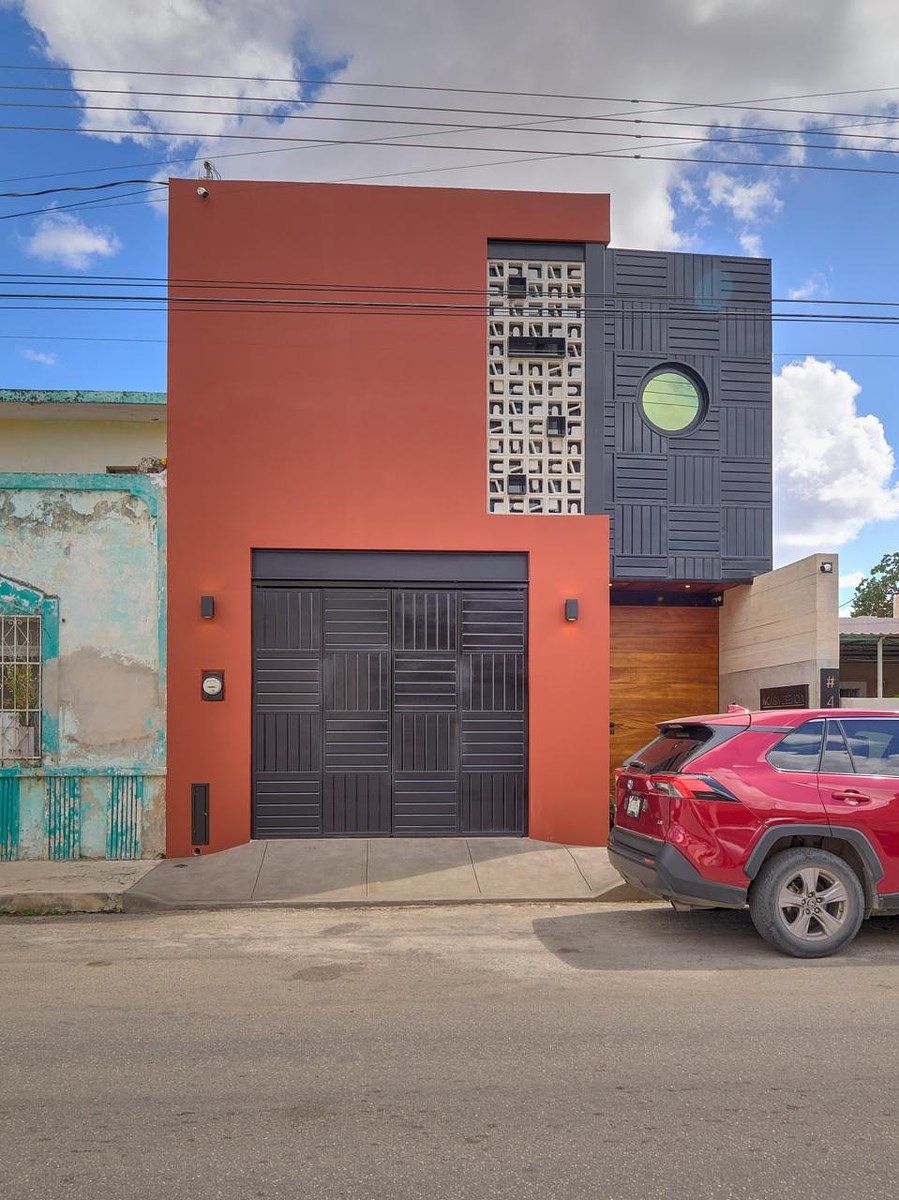 | Residencia en venta con diseño industrial tropical en el corazón de Mérida |, foto 1 de 49