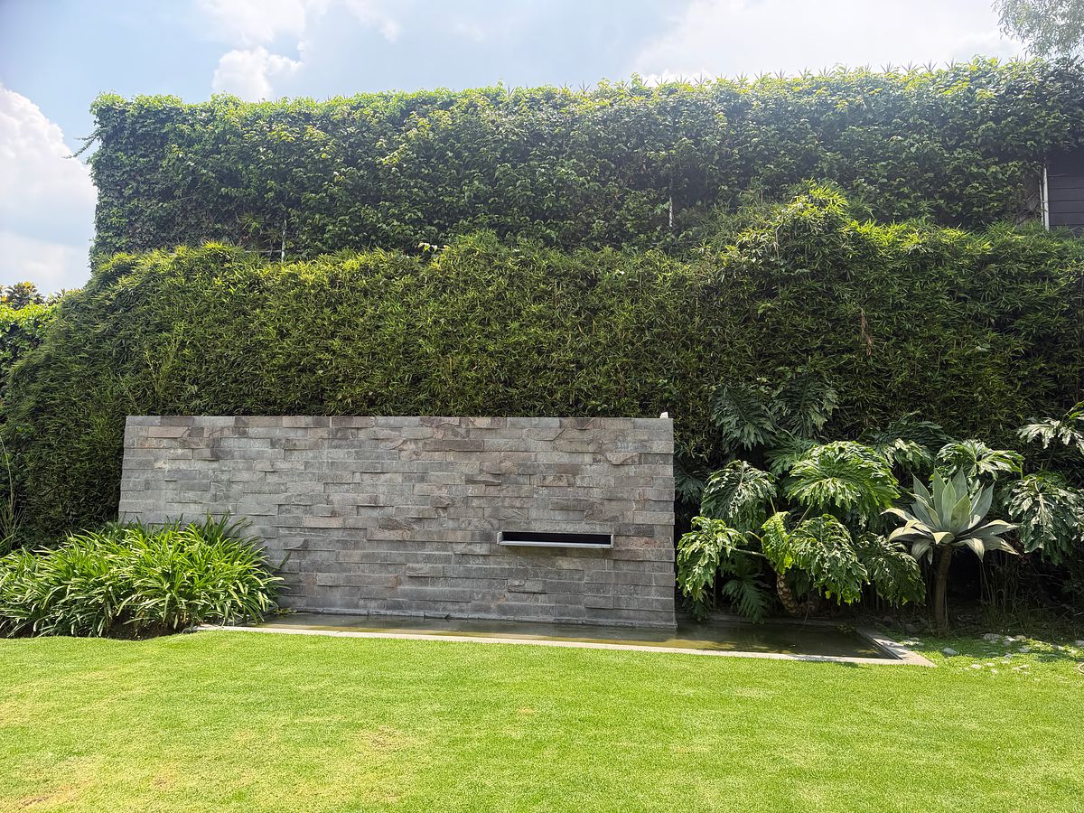 Jardin con fuente, foto 1 de 39