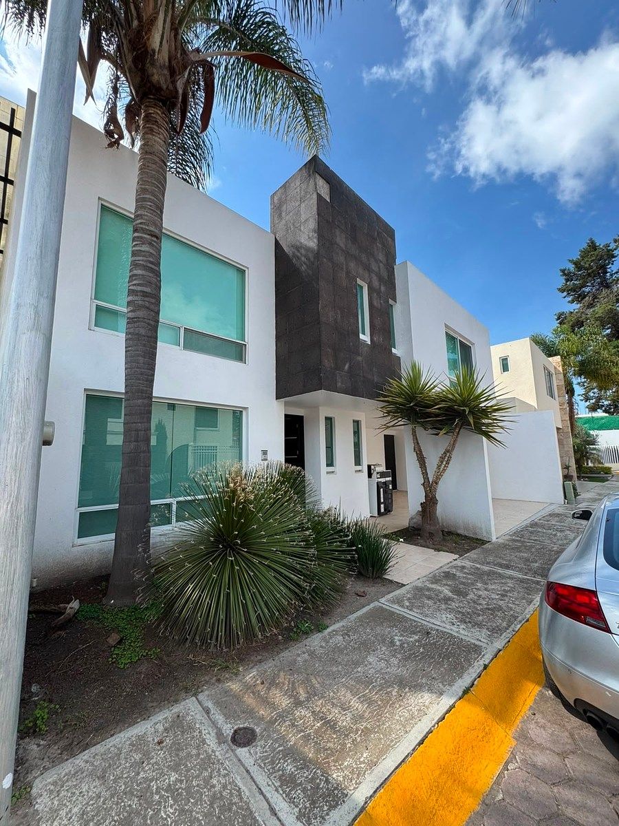 HOUSE FOR SALE IN XILOTZINGO, photo 1 of 33